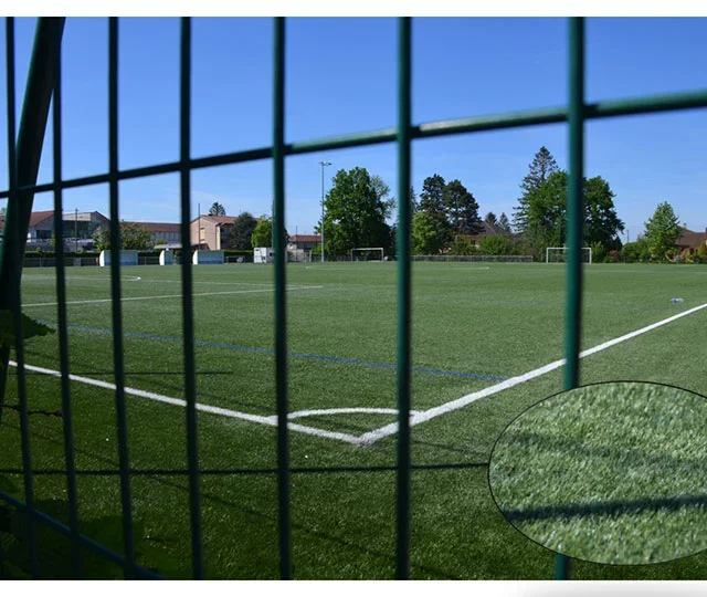 Surface B à Montrevel-en-Bresse au  stade de l’Huppe le 10 mai 2024 :  gazon synthétique (photos Luc Laurent) 
